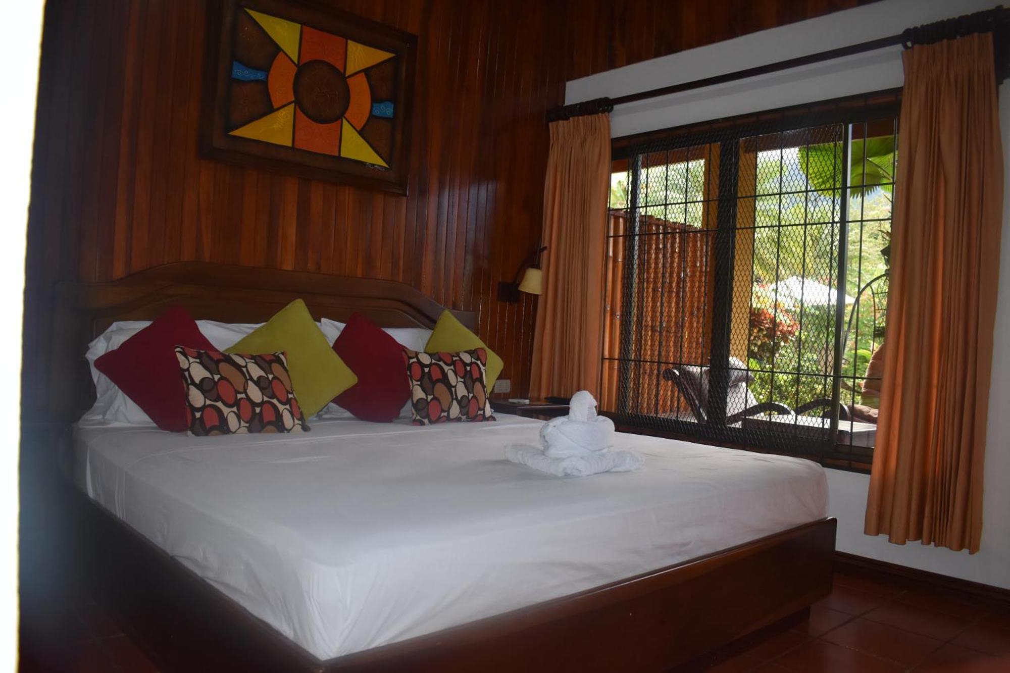 Hotel Roca Negra Del Arenal La Fortuna Rom bilde